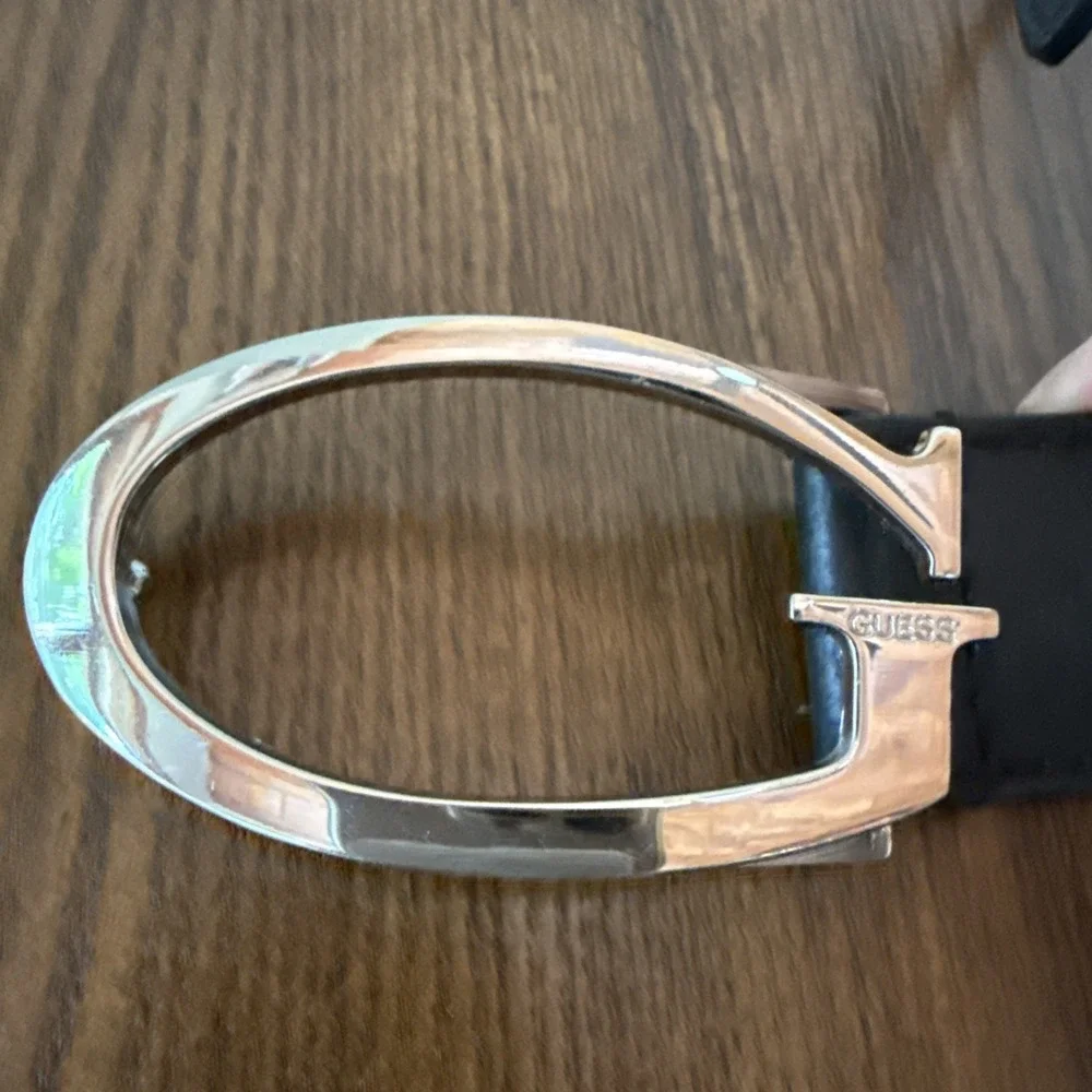 GUESS Genuine Leather Belt Size Small Black Solid Silver G Buckle Y2K
